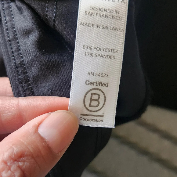 Athleta Black Performance Capri Leggings - Picture 4 of 6